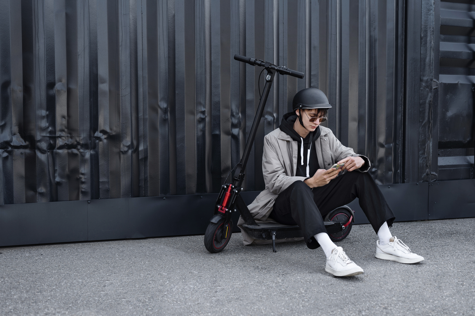 Jaké jsou hlavní rozdíly mezi rekreačními a výkonnými skútry?