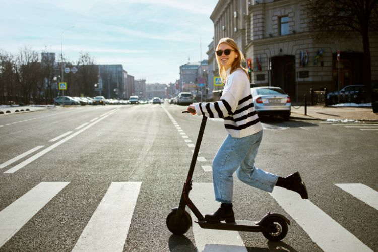 Dospělý skútr jako ekologická doprava? V co největší míře!