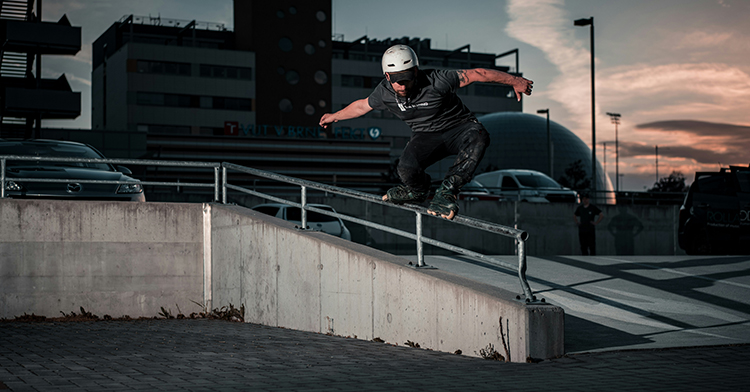 Jak dělat triky na kolečkových bruslích? Přečtěte si našeho průvodce!