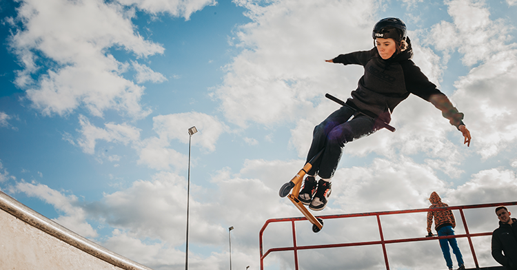 Výkonné skútry a motivace: Jak si udržet vášeň a růst jako jezdec?