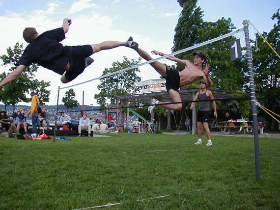 Hrajte Footbag Net - objevte sport, který vás pohltí na dlouhé hodiny!