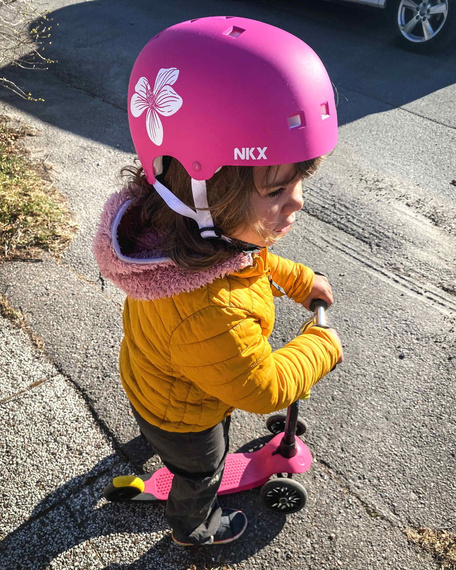 NKX Brain Saver Flower Pink and White Skateboardová helma