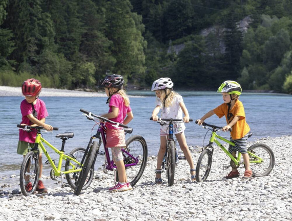 Lehké dětské kolo KUbikes 24L černo-červené