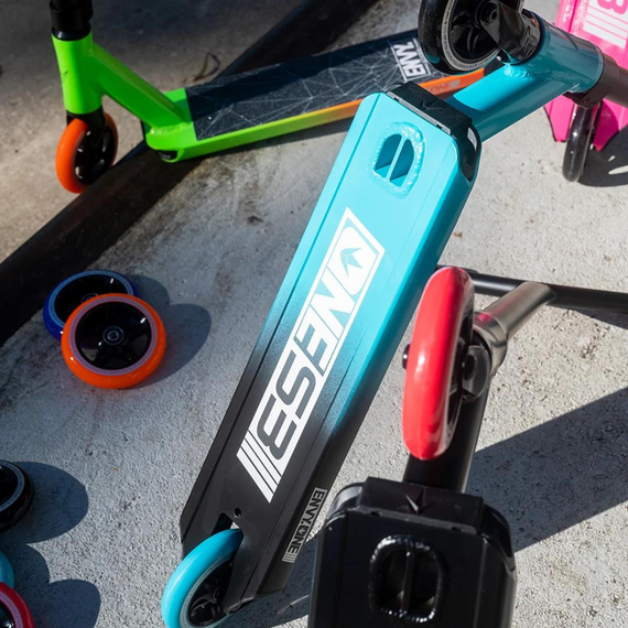 Tupé koloběžky COMPLETE ONE S3 Performance Scooter Tyrkysově-černá 78 cm