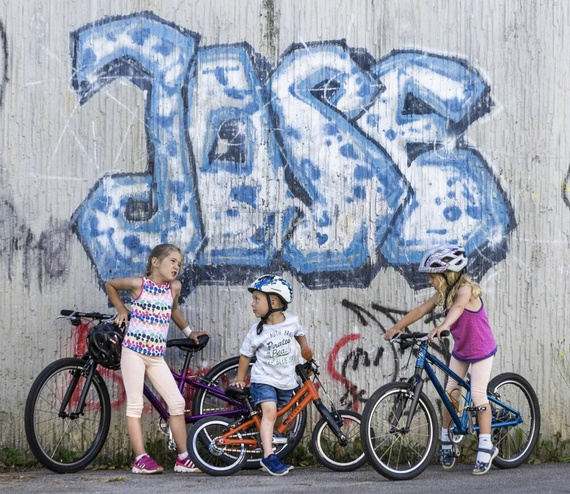 Lehké dětské a mládežnické kolo KUbikes 26 černo-modro-červené