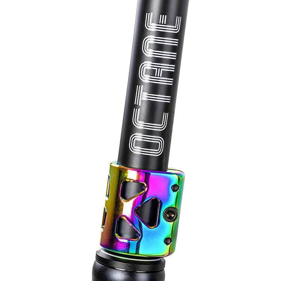 Výkonný skútr NKD Octane Black a Rainbow High. 82 cm 