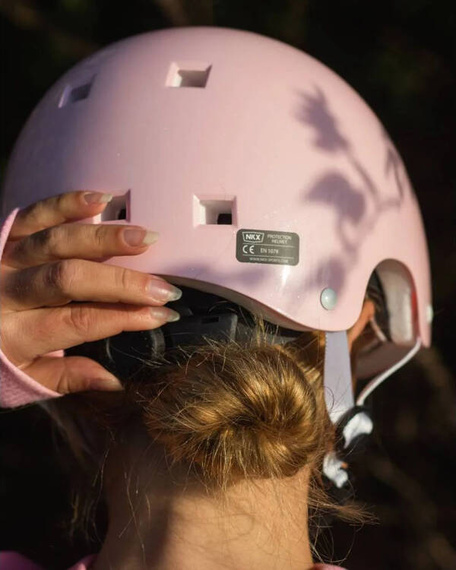 NKX Brain Saver Skateboardová helma Pink Glitter M