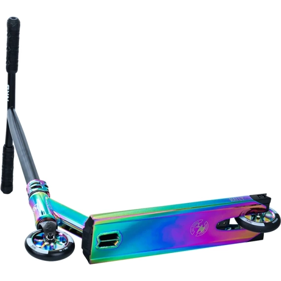 Výkonnostní skútr NKD Rally V4 XS Rainbow wys. 73 cm