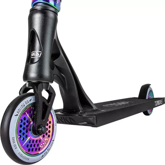 Výkonný skútr NKD Turbine Black & Rainbow High 87 cm