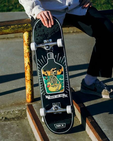 Kompletní NKX Skate Or Die Series Holiday Skateboard 8.375"
