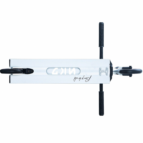 Výkonnostní skútr NKD Extreme Raw wys. 91 cm