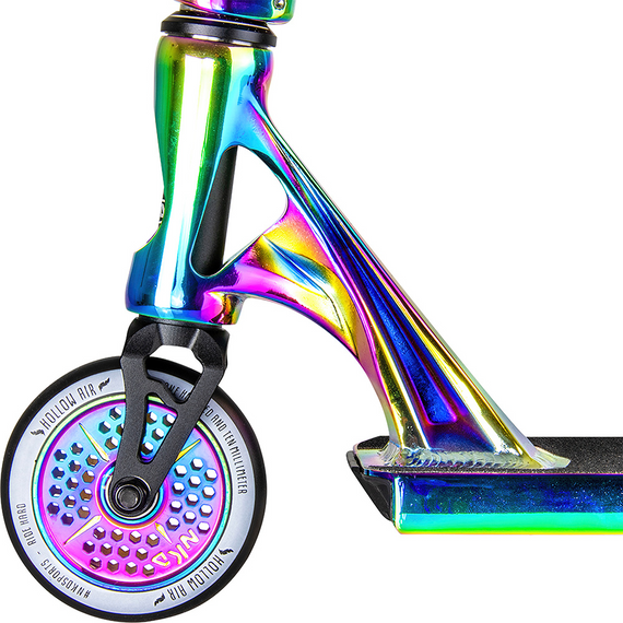 Výkonnostní koloběžka Velká hliníková lehká široká platforma NKD Turbine Rainbow High 87 cm