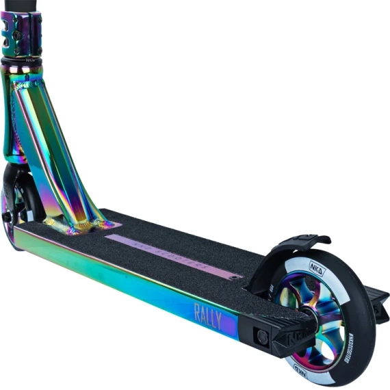 Výkonnostní skútr NKD Rally V4 XS Rainbow wys. 73 cm
