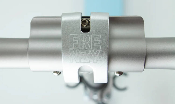 Městská koloběžka FRENZY 205mm Kaimana Blue