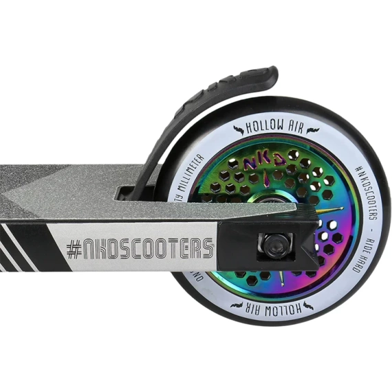 Výkonný pouliční skútr Lehký NKD Fuel Black & Rainbow Wys. 84 cm