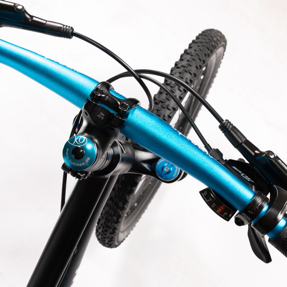 KUbikes 20S DISC superlehké dětské kolo Černá a modrá