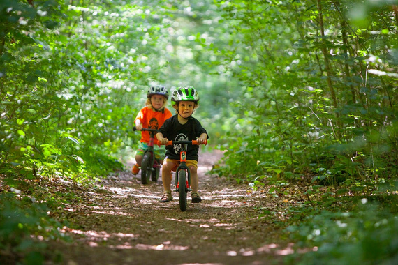 Lehké dětské krosové kolo KUbikes 12 Černo-modré