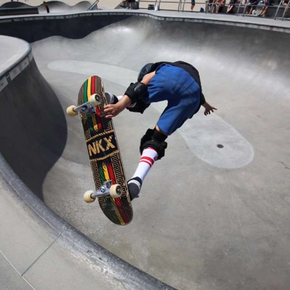 Kompletní skateboard NKX Rasta Royal Series Black 8.5"