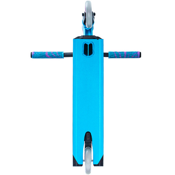 Výkonnostní skútr NKD Rally V4 Black Teal wys. 79 cm