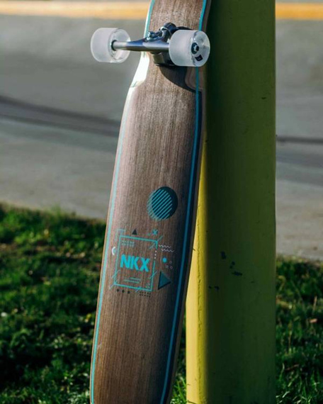 Longboard pro tanečníky NKX Geometric Walnut Green 117 cm