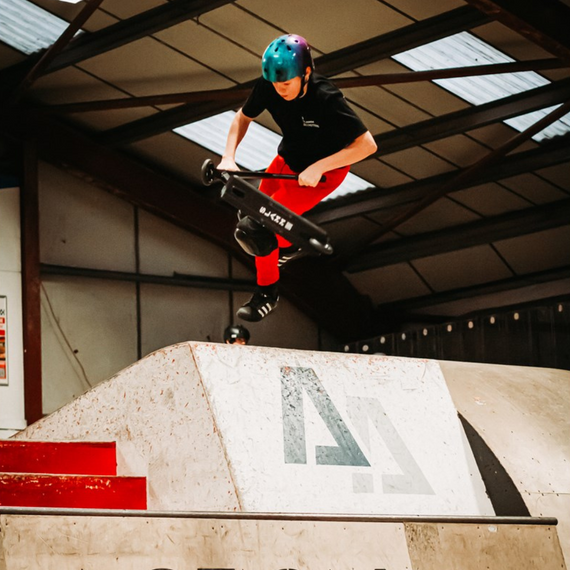 Koloběžka pro začátečníky SLAMM Classic Stunt Black 81,5 cm 