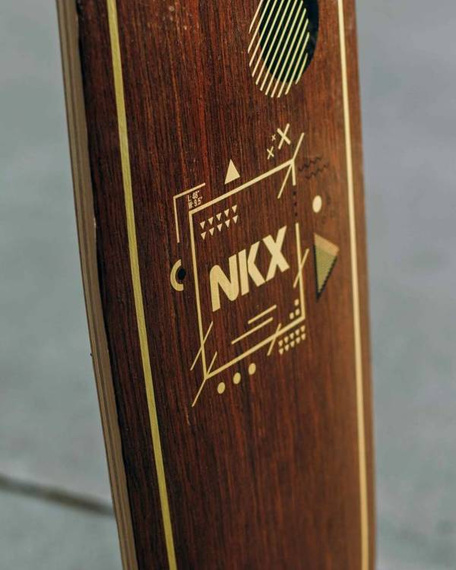 Longboard pro tanečníky NKX Geometric Gold 122 cm