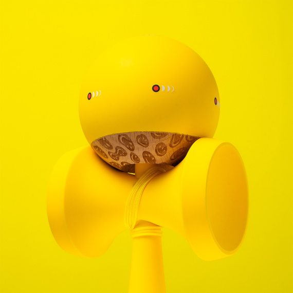 Kendama KROM Barva žlutá