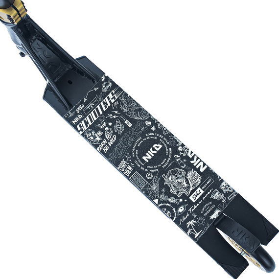 Výkonnostní pouliční skútr Lehký NKD GAS Black and Gold wys. 85 cm