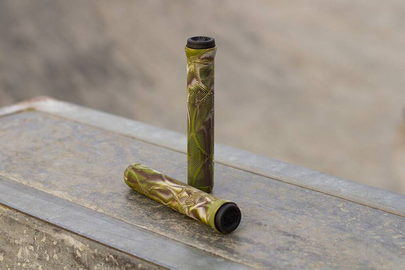 Gripy do hulajnogi wyczynowej Slamm Team Swirl Bar Grips Jungle Green 165 mm
