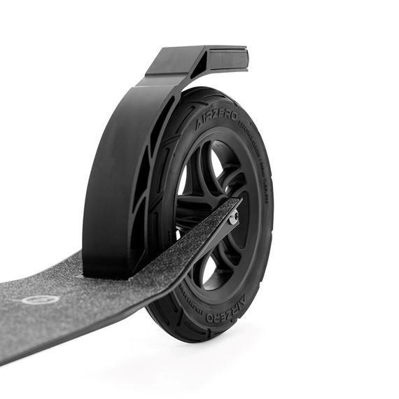 Frenzy 205 mm Air Zero Rekreační městská koloběžka černá/stříbrná