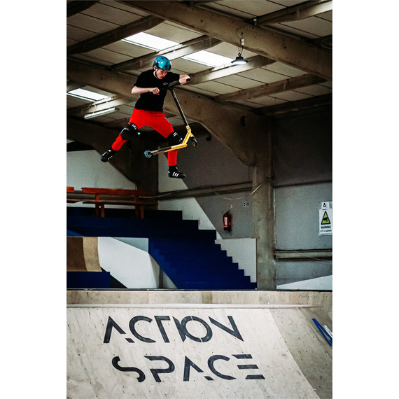 Dětská výkonná koloběžka SLAMM Assault oranžová 84 cm