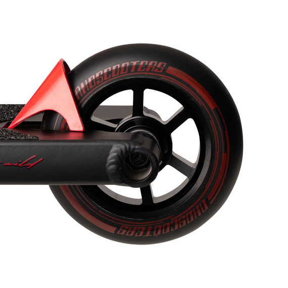 Výkonný skútr NKD Mono Black and Red wys. 89 cm