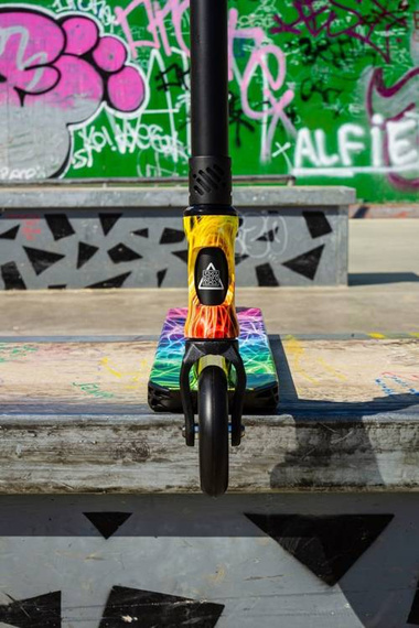 Výkonný skútr 86,5 cm SLAMM Strobe V4 Surge