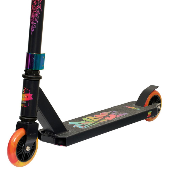 Příběh Blade Stunt Scooter Black and Rainbow wys. 75 cm