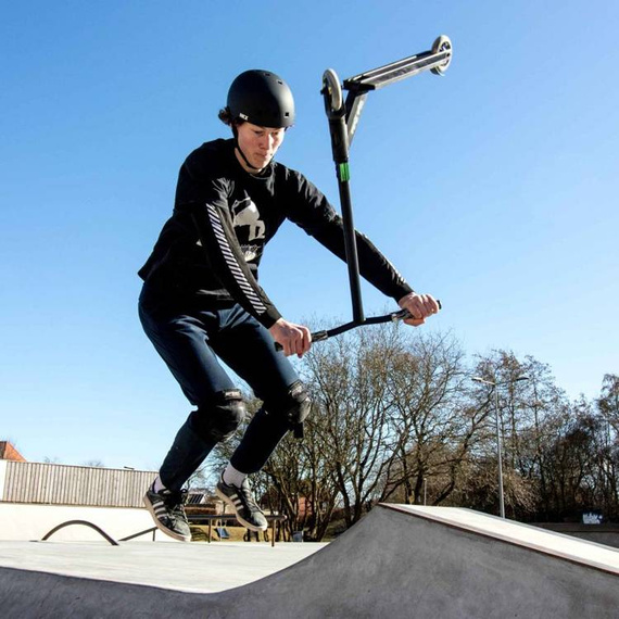 Příběh High Roller Performance Scooter Gold Wys. 84 cm