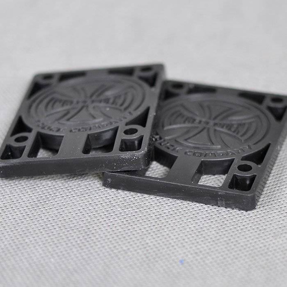 Podložky INDEPENDENT Riser Pads 1/4
