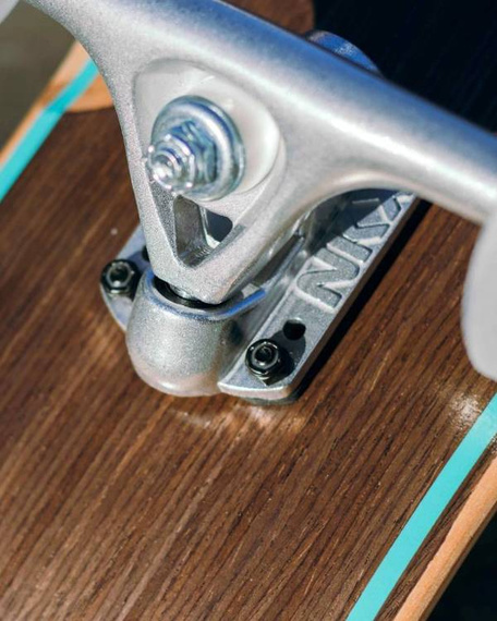 Longboard pro tanečníky NKX Geometric Walnut Green 117 cm