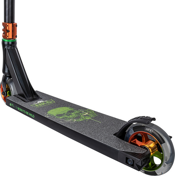 Vysoce výkonný skútr NKD Rally V4 Rasta. 79 cm