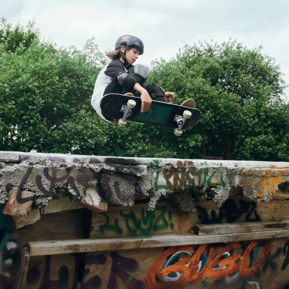 NKX Brain Saver Skateboardová přilba Mint a Navy Blue