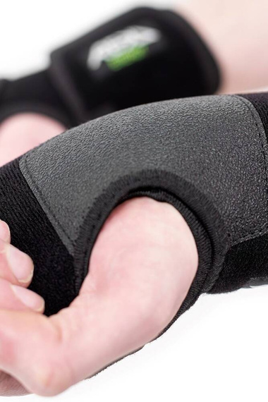 REKD Energy Freedom chrániče zápěstí černé 