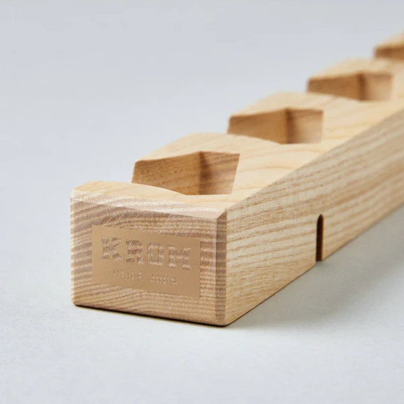 KROM Cliff John Ashwood závěs na kendamu