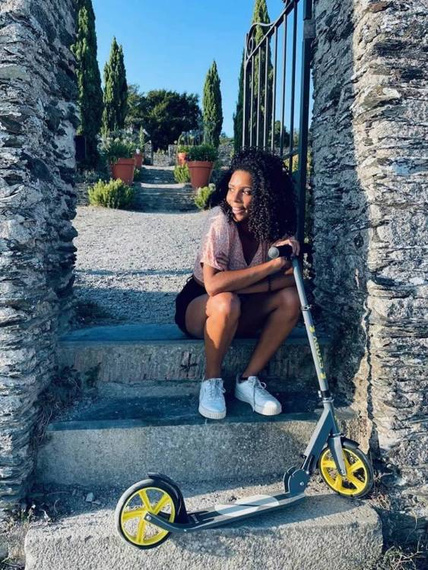 Přepravní koloběžka s velkými koly Story Urban GO! Bílá