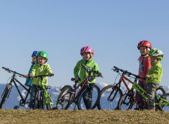 KUbikes 16S Tyrkysově červené superlehké dětské kolo