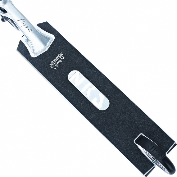 Výkonnostní skútr NKD Extreme Raw wys. 91 cm