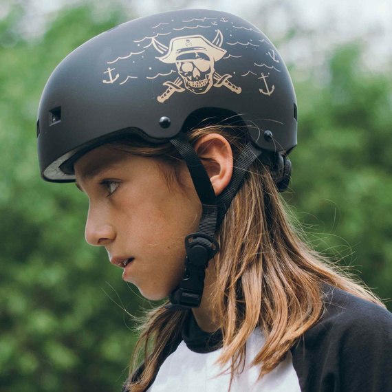 NKX Brain Saver Skateboardová helma Black and Gold Pirate