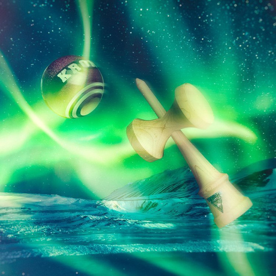 Kendama Krom STROGO 1% Aurora