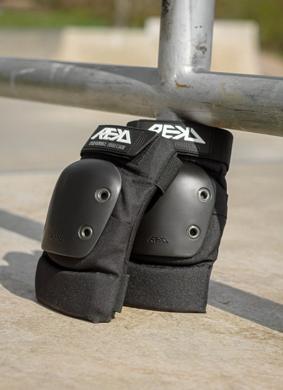 Loketní chrániče REKD Ramp Black