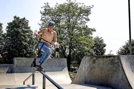 Gripy SLAMM Pro Swirl bar pro koloběžky 135 mm zelené