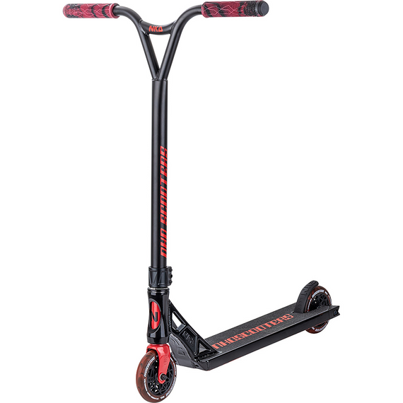 Výkonnostní pouliční skútr Lehký NKD GAS Black and Red wys. 85 cm