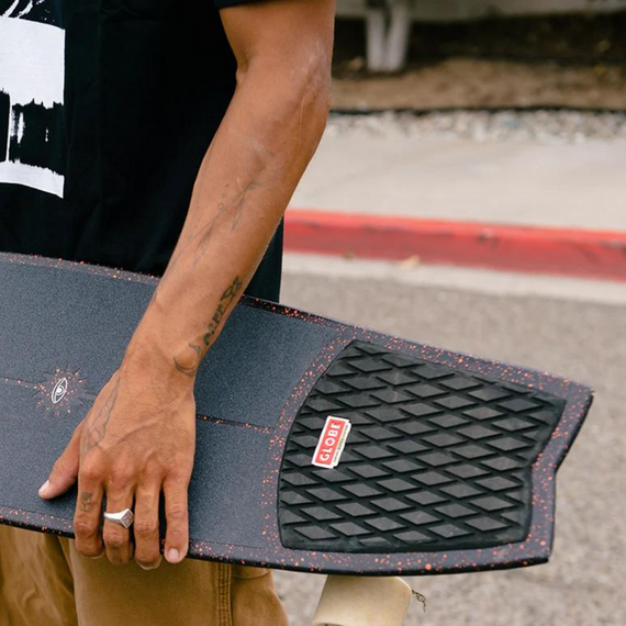 GLOBE Sun City 2 Astro Red 76,2 cm Surfskate Skateboard